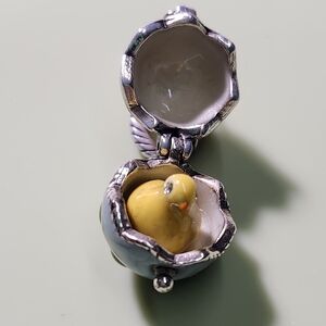 Retired Brighton Easter Egg And Baby Chick Charm